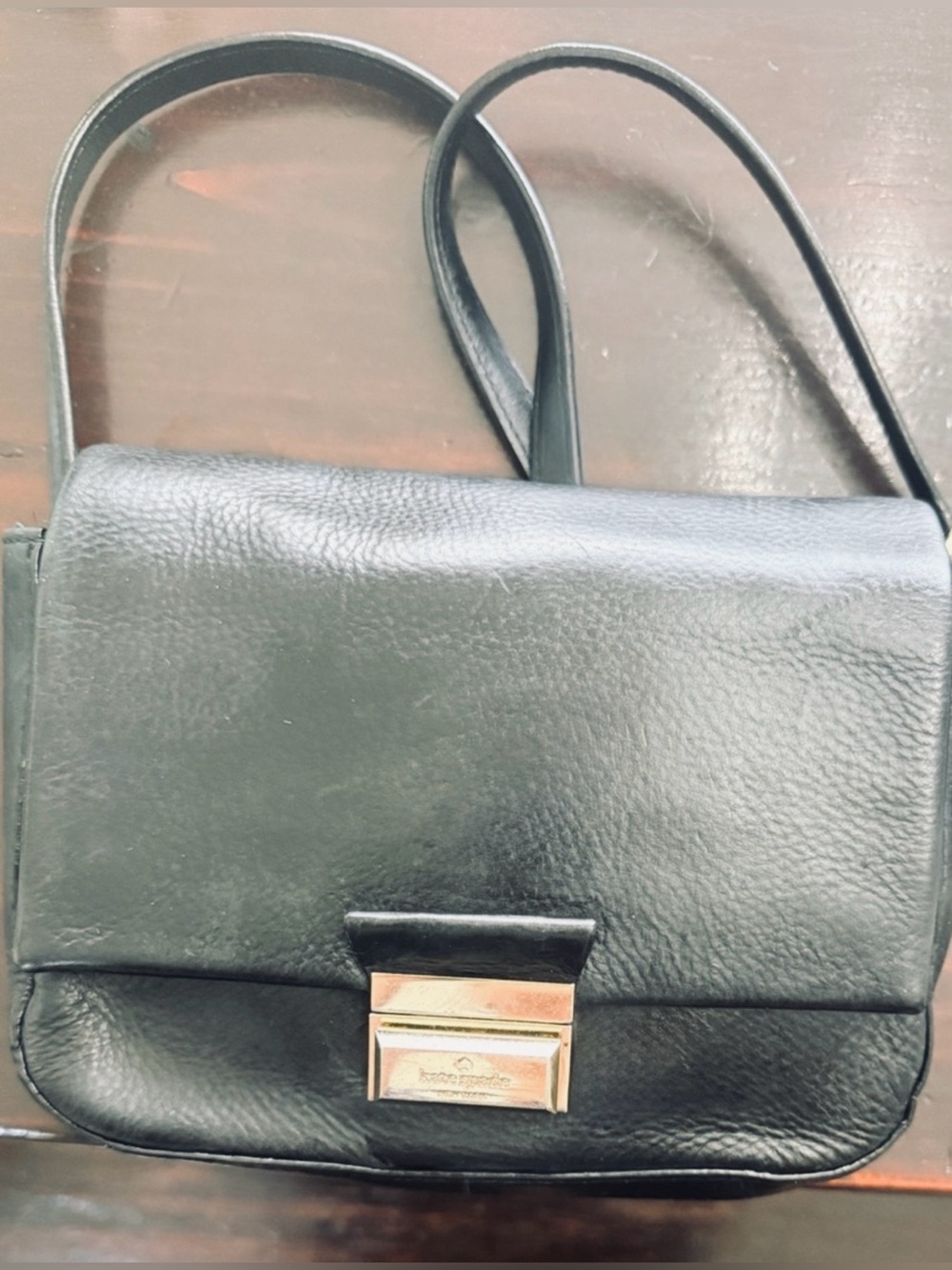 Kate Spade EUC Black, Buttery.
Leather & Chain Crossbody Bag
Timeless Kate Spade